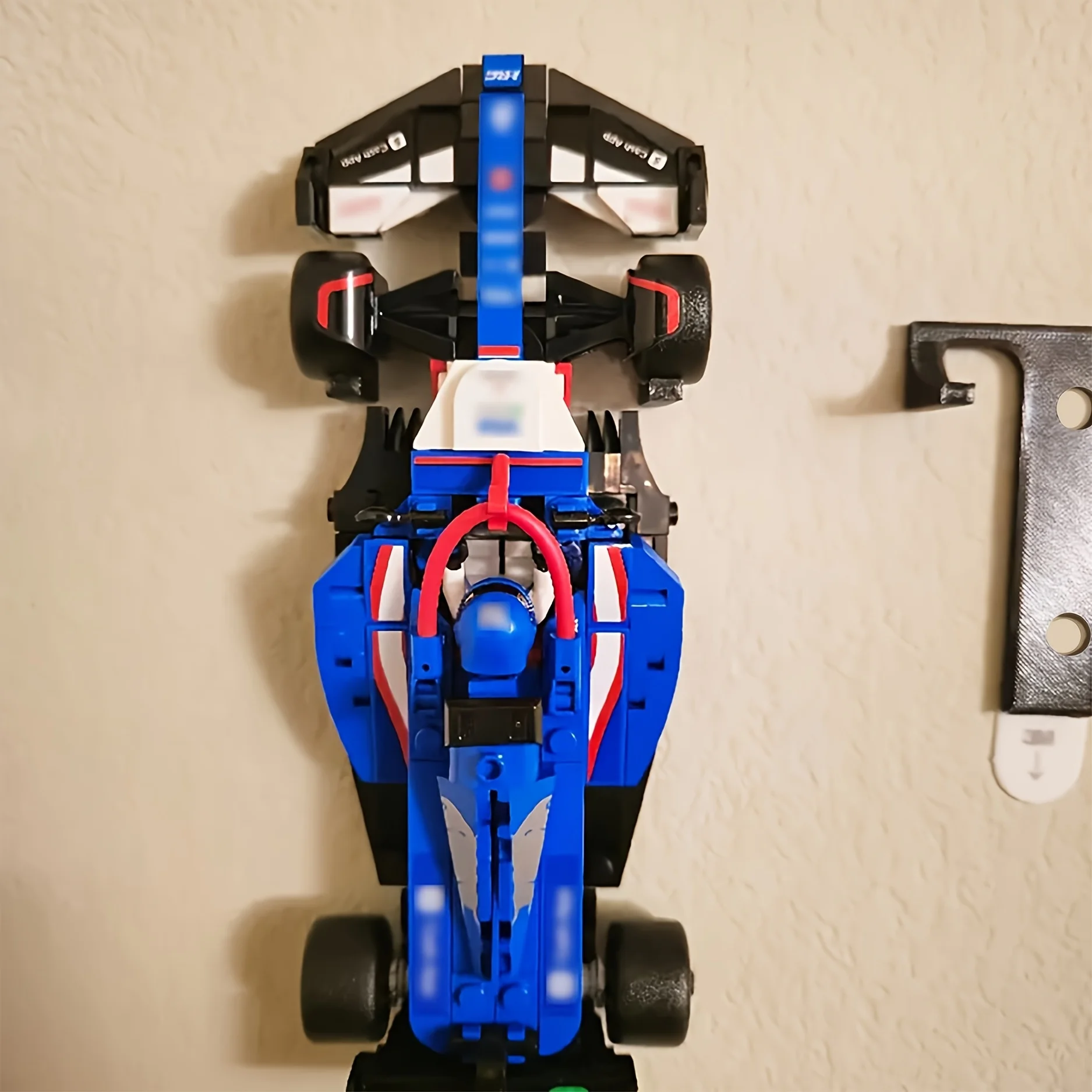 4個入り、壁掛け式のカーモデル展示スタンド。F1スピードチャ - Victor Racket Jetspeed のレビューと価格